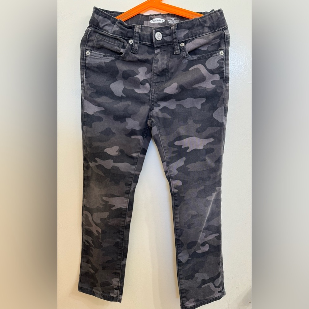 Old Navy boy’s karate slim pants.